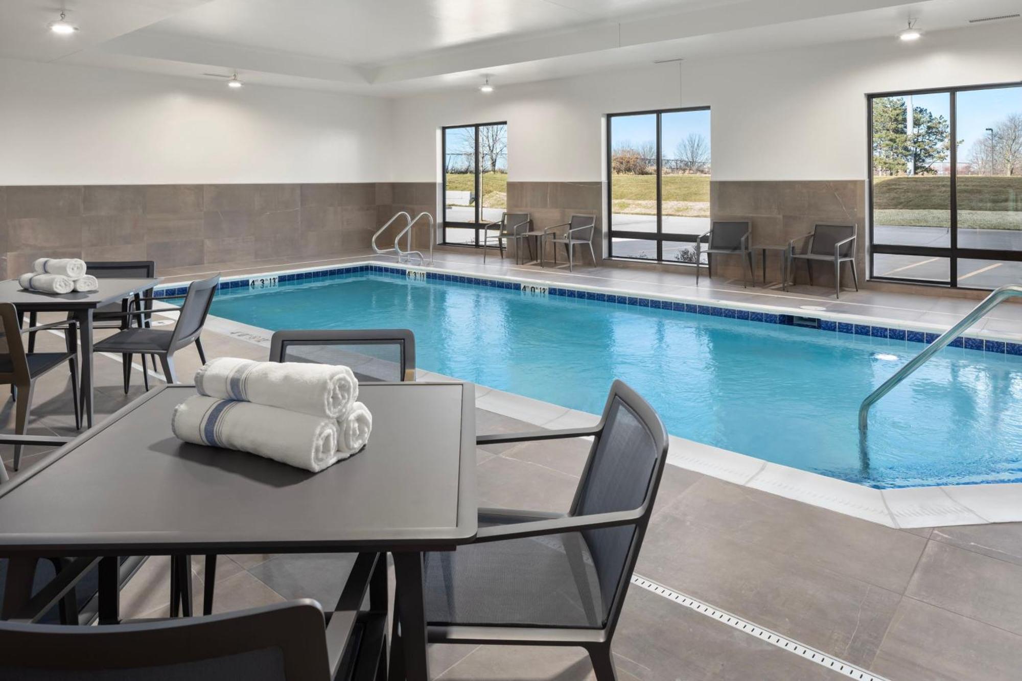 Courtyard By Marriott Bettendorf Exterior foto